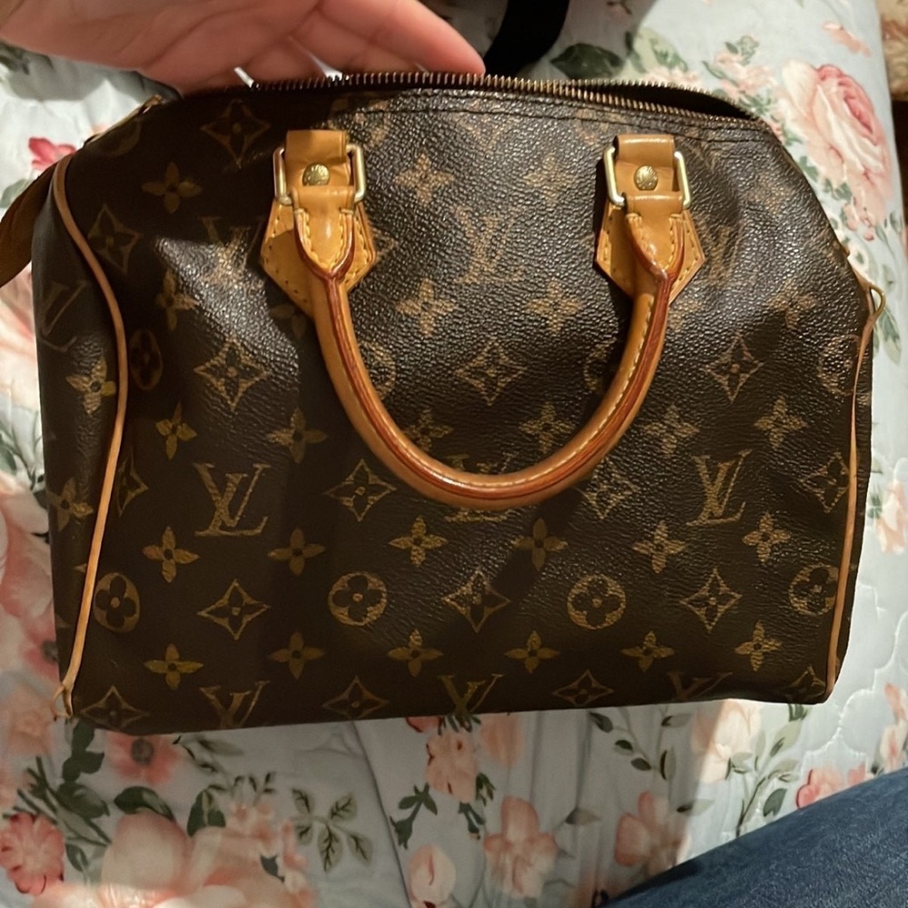 Louis Vuitton Speedy 25
